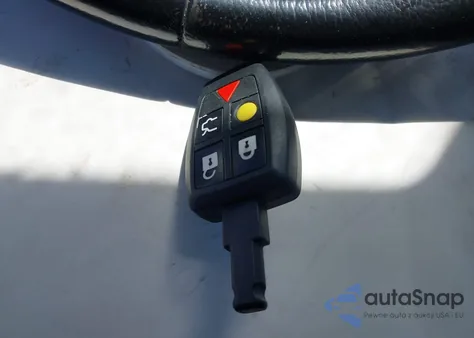 2004 Volvo S40 2.4I из США, поврежденный, VIN YV1MS382842027079